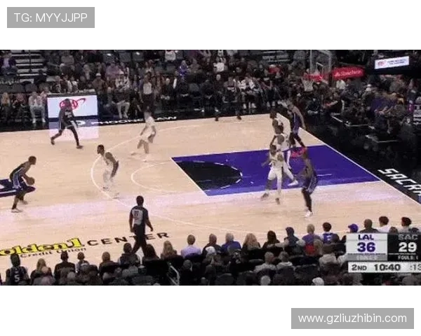 NBA国王队新赛季阵容调整引发西部竞争格局变化关注联盟动态